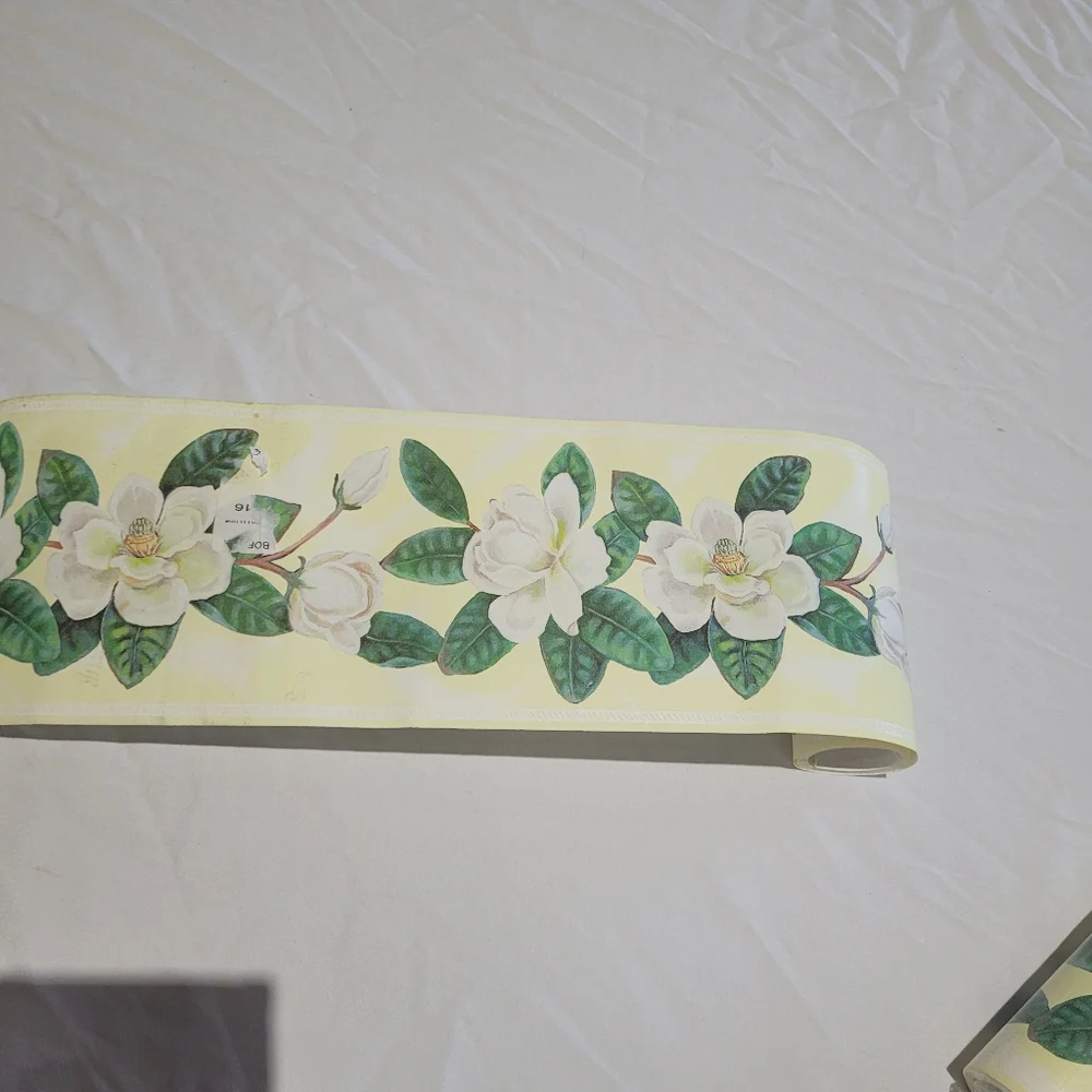 Floral Wallpaper Border with Green Leaves Gardenia Flower 4 Yards Pre Pasted